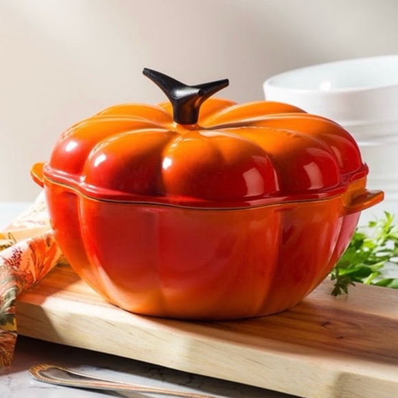 Rare Authentic Le Creuset Cast Iron Casserole Pumpkin Shaped 22cm Flame - Picture 1 of 12